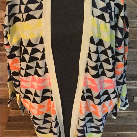 Geometric Pattern Cardigan - Picture 3 of 3
